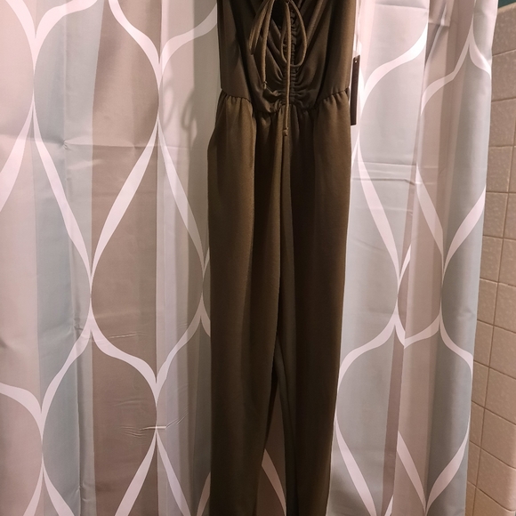 Jumpsuit - Picture 3 of 4